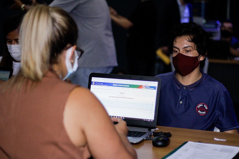 Prefeitura orienta contemplados com bolsa integral Bolsa Universidade