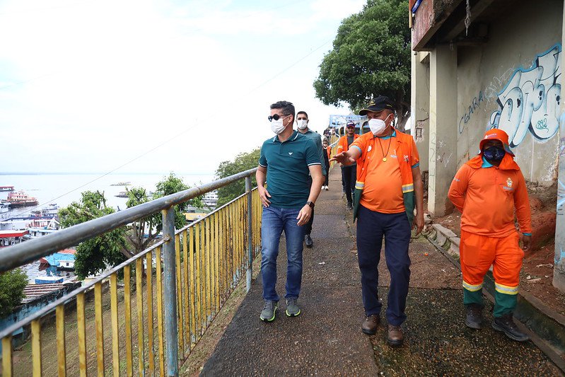Revitalização da Orla do Amarelinho é fiscalizada pelo prefeito David Almeida