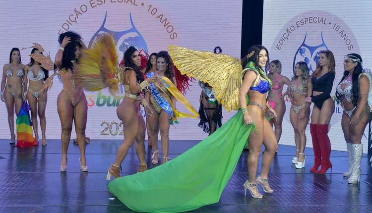 Amazonense é vice em Miss Bumbum e tem a faixa arrancada; vídeo