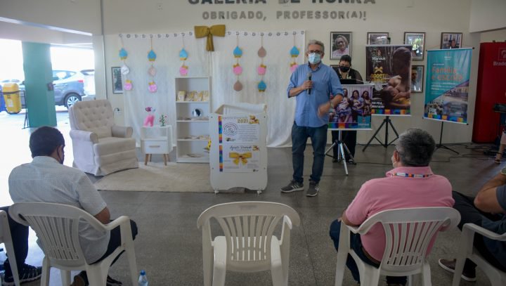 Prefeitura de Manaus realiza ação sobre conscientização da amamentação com servidores da Semed
