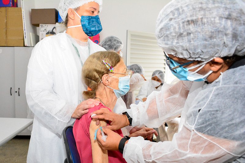 Prefeitura de Manaus começa a aplicar 3ª dose contra a Covid-19 nesta quarta-feira, 15/9