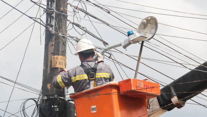 ‘Ilumina Manaus Rural’ leva iluminação a LED à sétima comunidade rural da capital