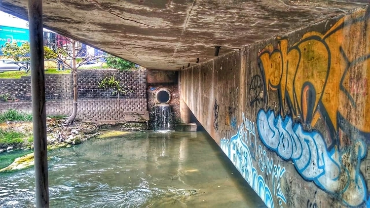 Corpo é encontrado debaixo de ponte na avenida Djalma Batista, em Manaus