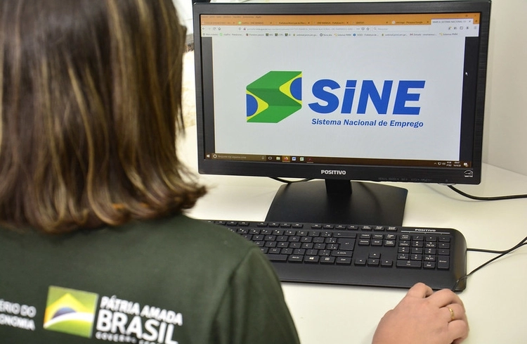 Sine Manaus oferta mais de 120 vagas de emprego nesta quinta; confira