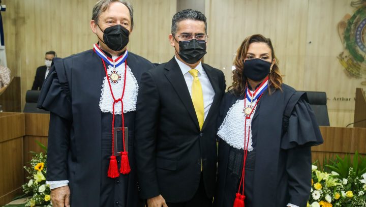 Prefeito David Almeida participa de cerimônia de posse de novos desembargadores do TJ-AM