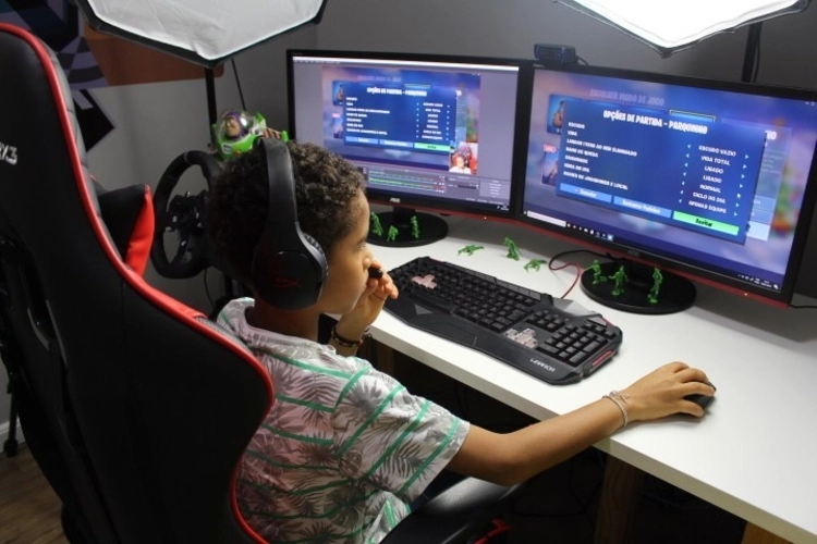 Semtepi abre vagas para cursos de tecnologia para adolescentes em Manaus