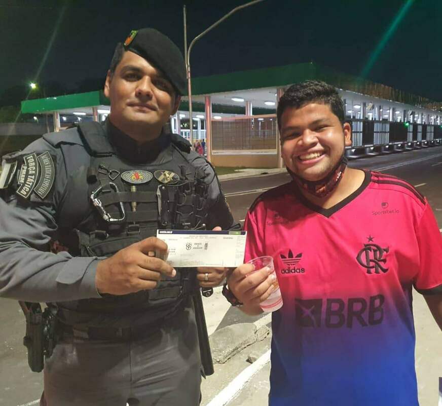 Jovem que chorou por ingresso consegue assistir jogo do Brasil na Arena da Amazônia