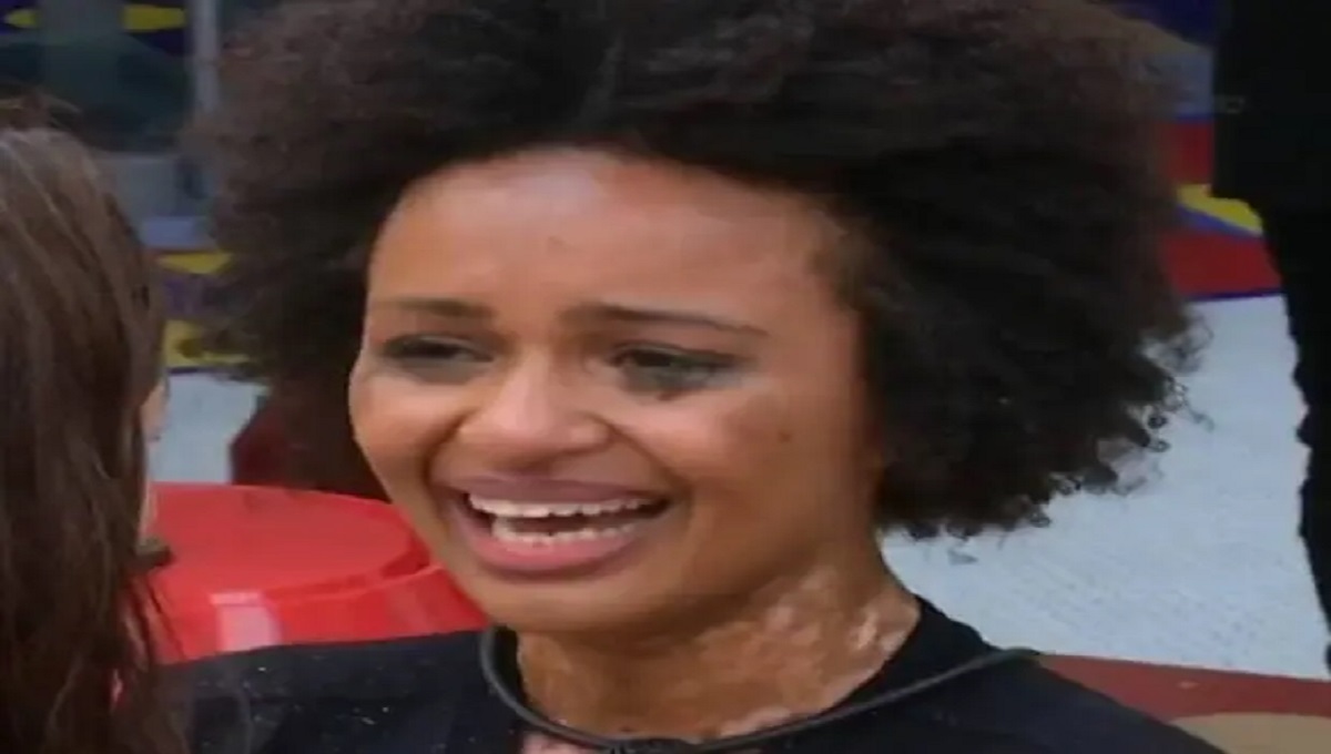 Natália recebe nova advertência no BBB por comportamento em festa