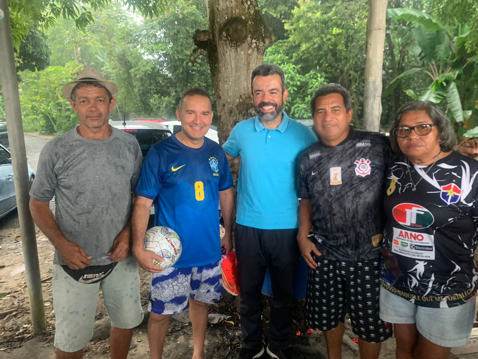 Peixoto prestigia campeonato de futebol na Zona Leste