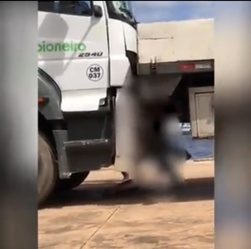 Cenas fortes: Vídeo mostra homem sendo esmagado entre caminhões em Manaus
