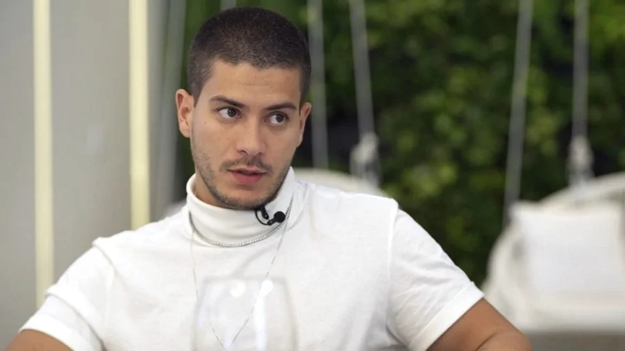 Vídeo: “Acho que falta respeito”, diz Arthur Aguiar sobre ex-colegas do BBB que não aceitam sua vitória