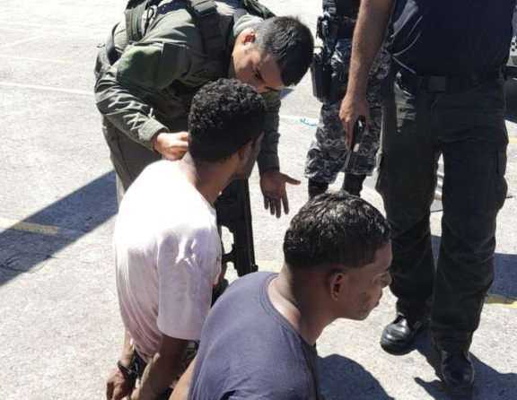 Dupla de assaltantes é presa na praia da Ponta Negra