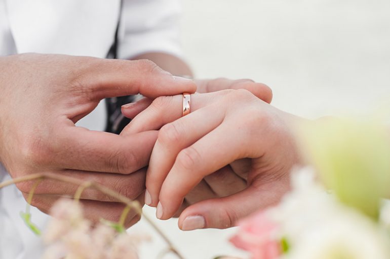 No AM, cai 43% o número de mulheres que adotam o sobrenome do marido no casamento