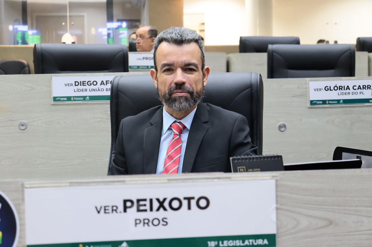 Peixoto comemora aprovação  de PCCS dos servidores de áreas não específicas