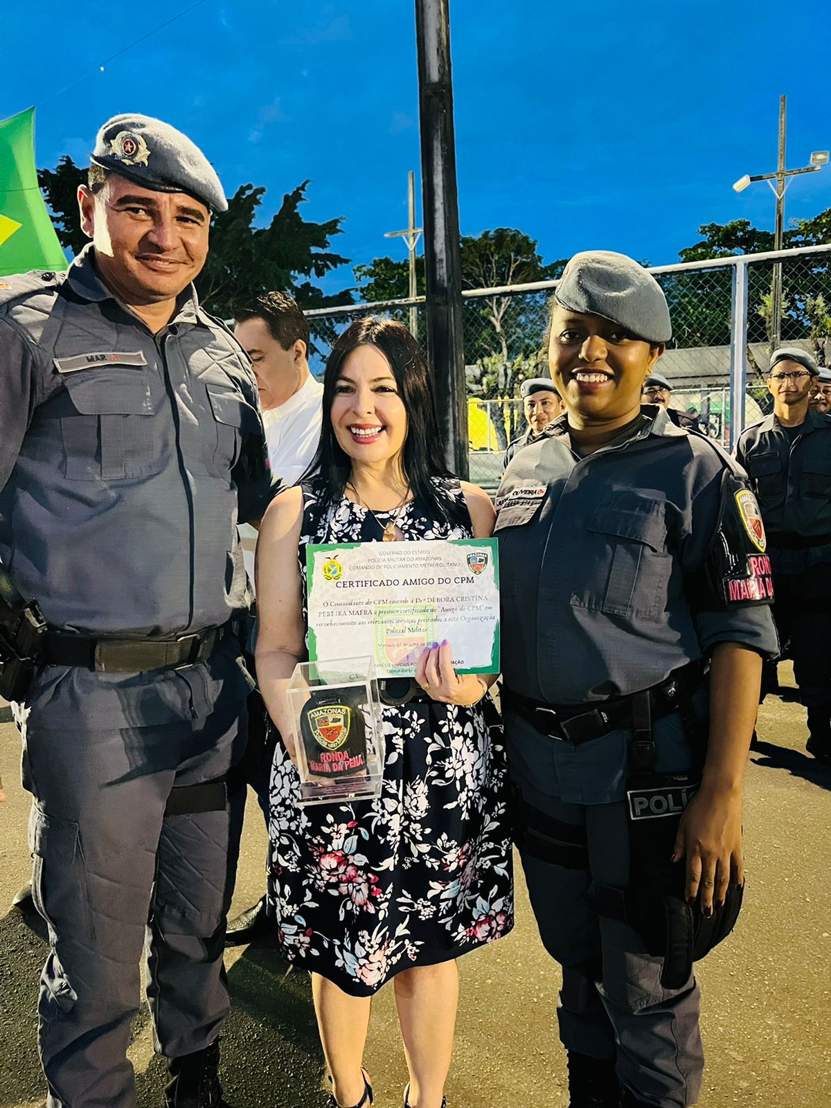 Delegada Débora Mafra recebe homenagem do Ronda Maria da Penha