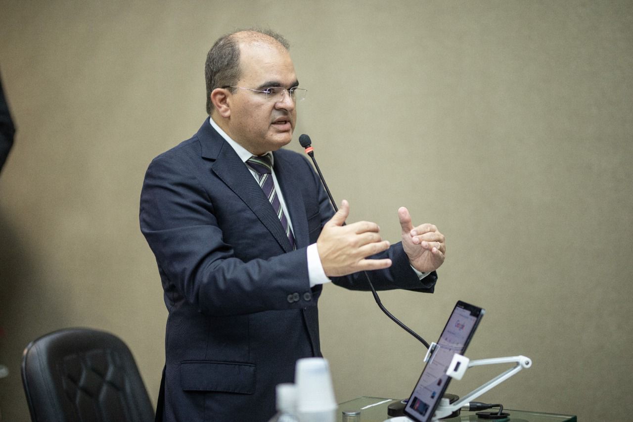 ‘Falta competência administrativa no Amazonas’, diz Ricardo Nicolau ao defender exemplos da gestão privada