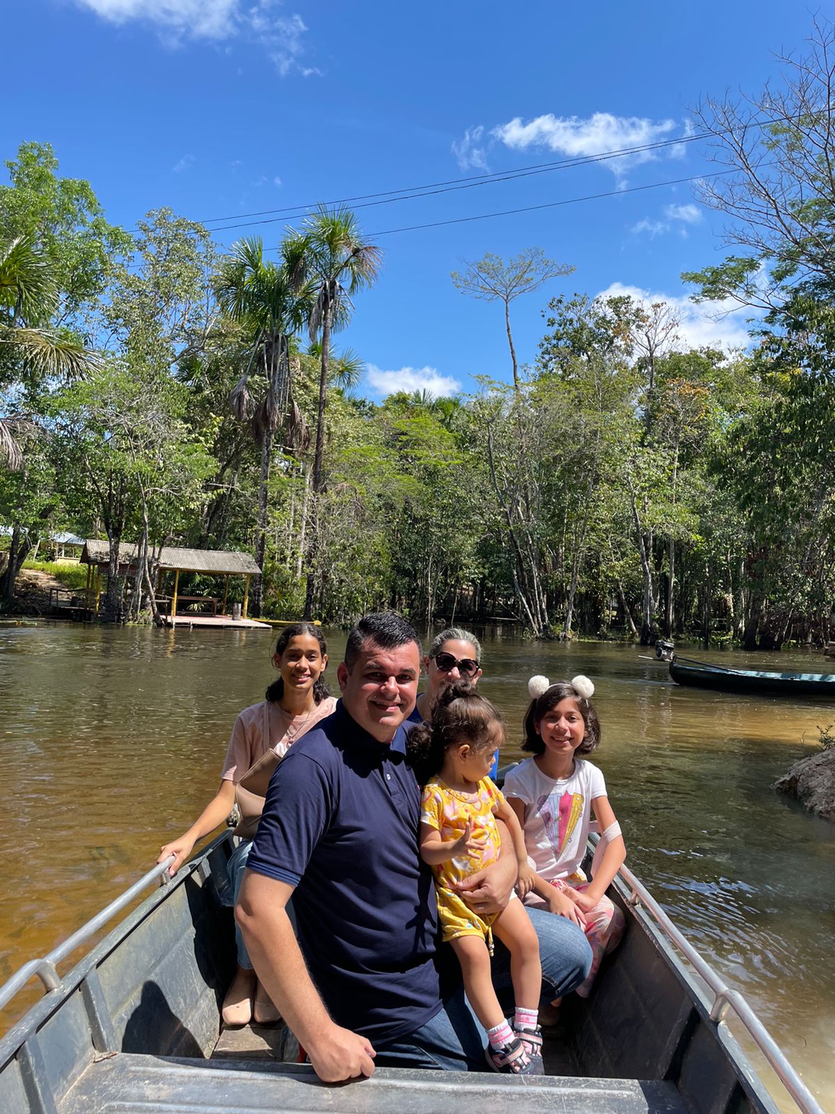 O pré-candidato a deputado estadual pelo Patriota, Israel Carvalho, tem percorrido as comunidades mais carentes do Amazonas