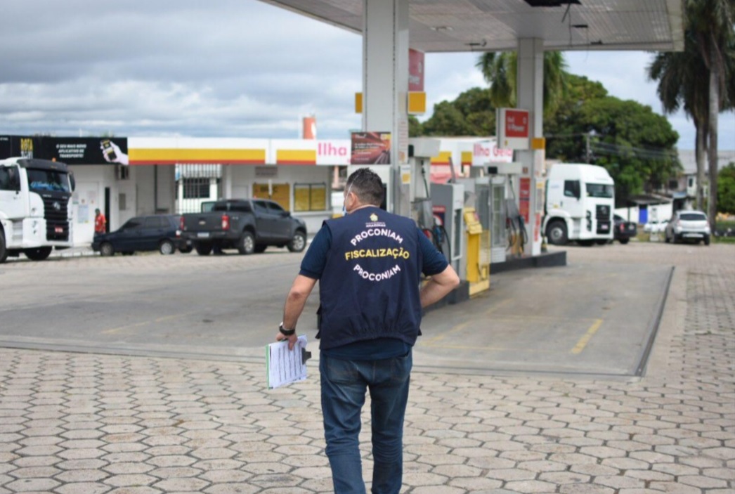 Procon-AM fiscaliza se houve redução do preço de combustível nos postos de Manaus