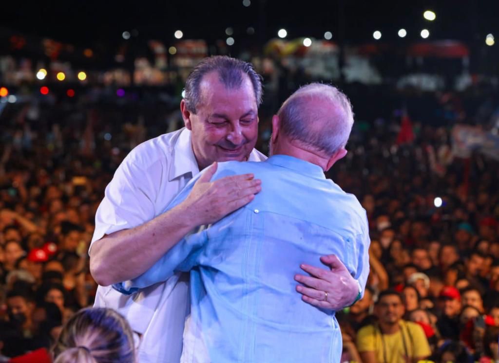 Lula está aqui para mostrar que há esperança para o Amazonas”, afirma Omar em Grande Ato em Manaus