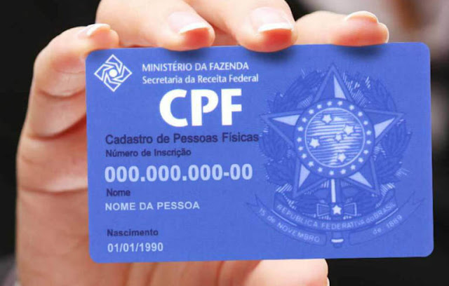 Nude em 3×4? Homem bomba na web com foto inusitada no novo CPF; Confira a foto