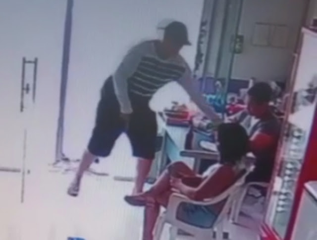 Vídeo: assaltante invade mercadinho e intimida vítimas na zona Centro-Sul de Manaus