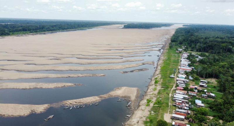Rio some com a seca em Tefé e deixa mais de três mil famílias isoladas