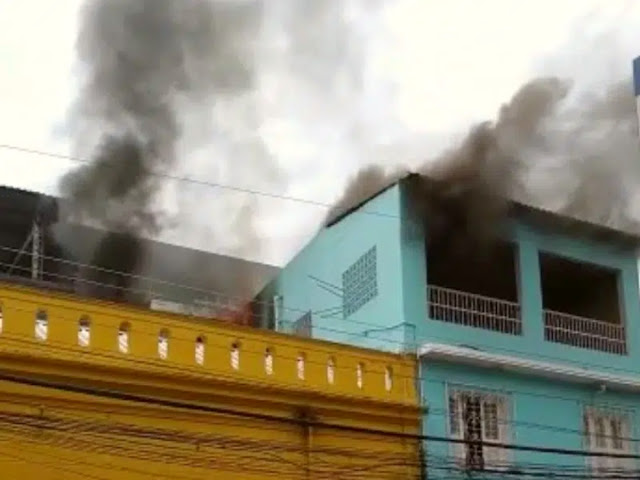 Curto-circuito causa incêndio em casa de idosos no Centro de Manaus; veja vídeos