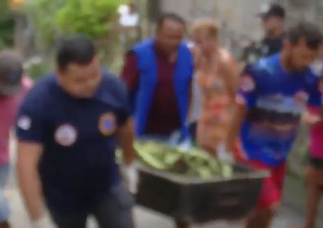 Homem tem casa invadida por criminosos e é morto na frente da esposa em Manaus; veja vídeo