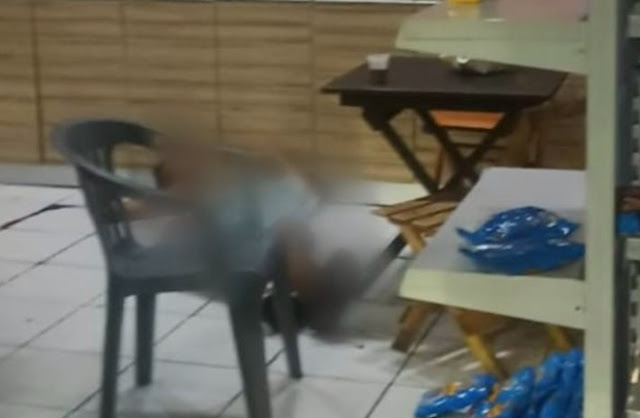 Jovem é executado a tiros dentro de loja de conveniências no Morro da Liberdade