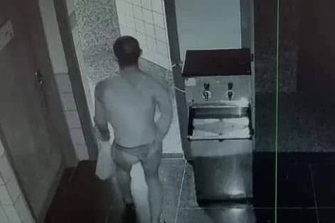 Ladrã0 é flagrado roubando escola usando apenas uma calcinha