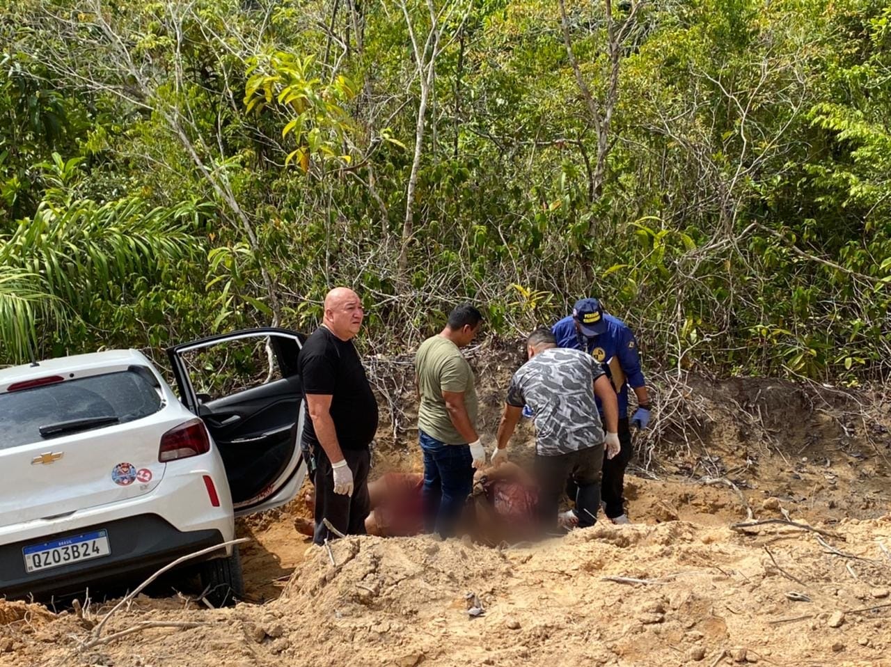 Vítimas de chacina encontradas em carro são identificadas