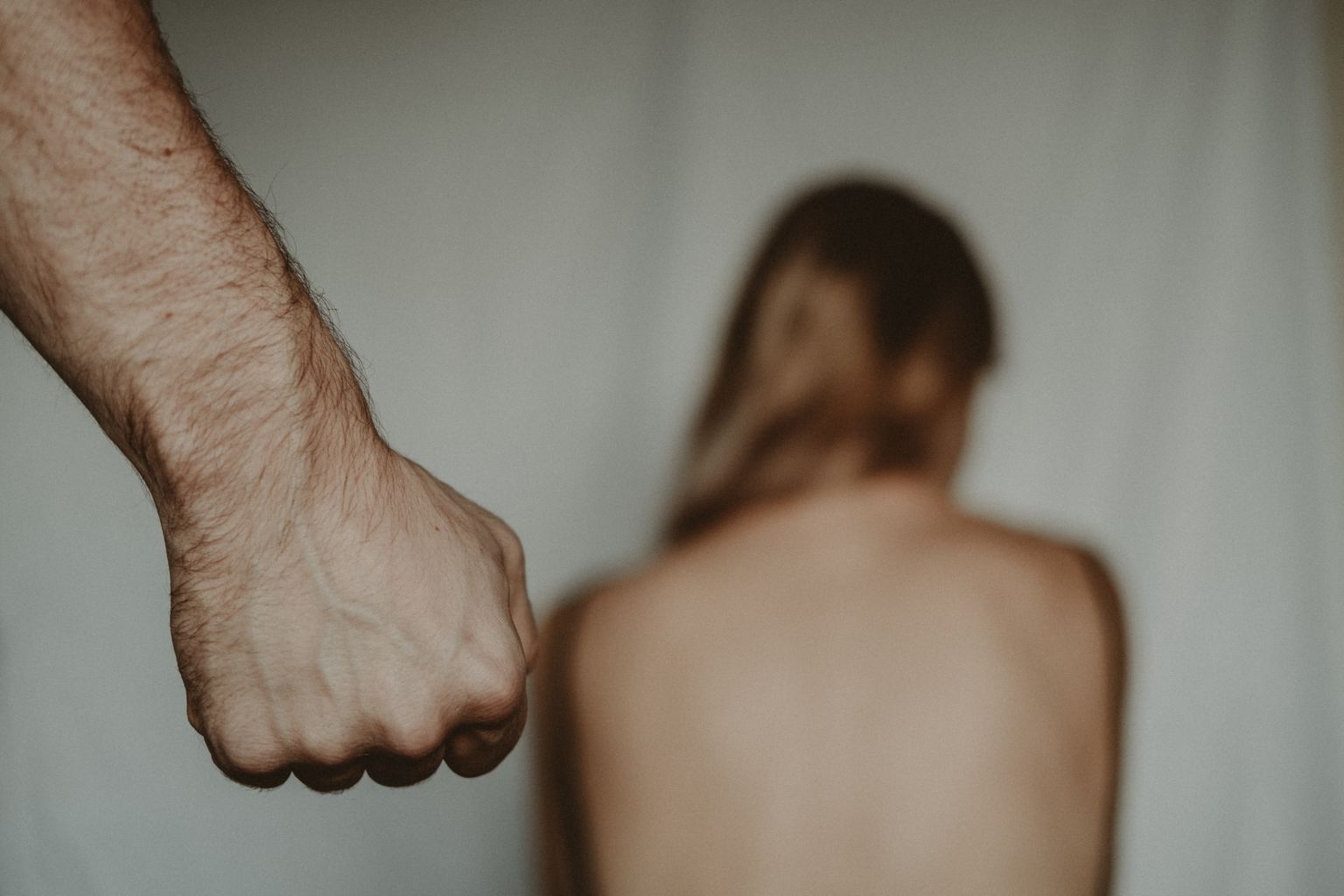 Homem é preso após agredir e manter ex-mulher presa em casa no AM