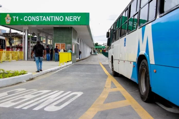 Embarque e desembarque em locais mais seguros após às 22h anima os usuários: ‘Talvez ajude em algo’