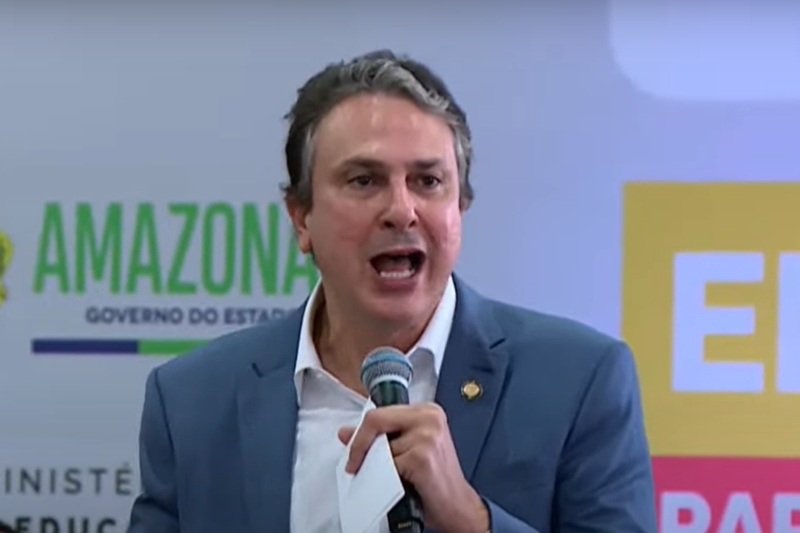 Ministro pede adesão de prefeitos do AM à programa de obras na educação