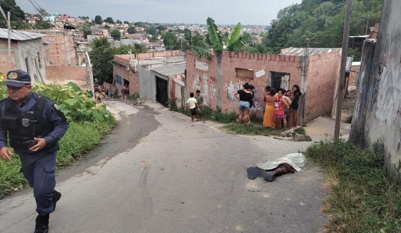 Jovem é executado a tiros enquanto ia comprar pão na zona norte de Manaus