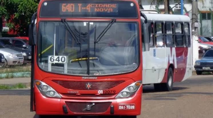 Passageiros vivem momento de terror durante tentativa de assalto a ônibus da linha 640 em Manaus