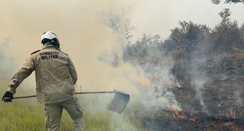 Incêndio próximo ao aeroporto de Lábrea assusta moradores no Amazonas
