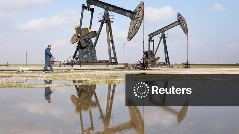 Petróleo fecha com alta de mais de 1% e registra maior ganho mensal desde março