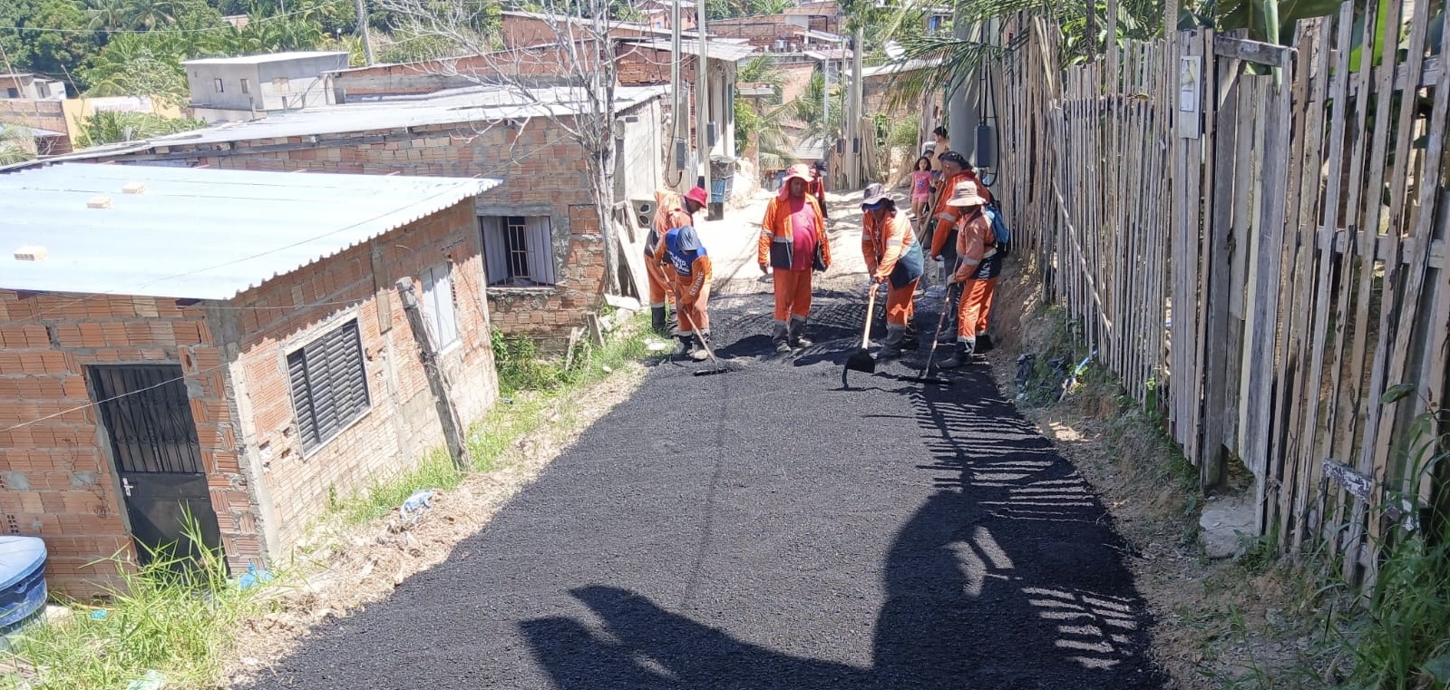 Prefeitura de Manaus leva pavimentação ao bairro Jorge Teixeira e transforma rua que era de solo natural