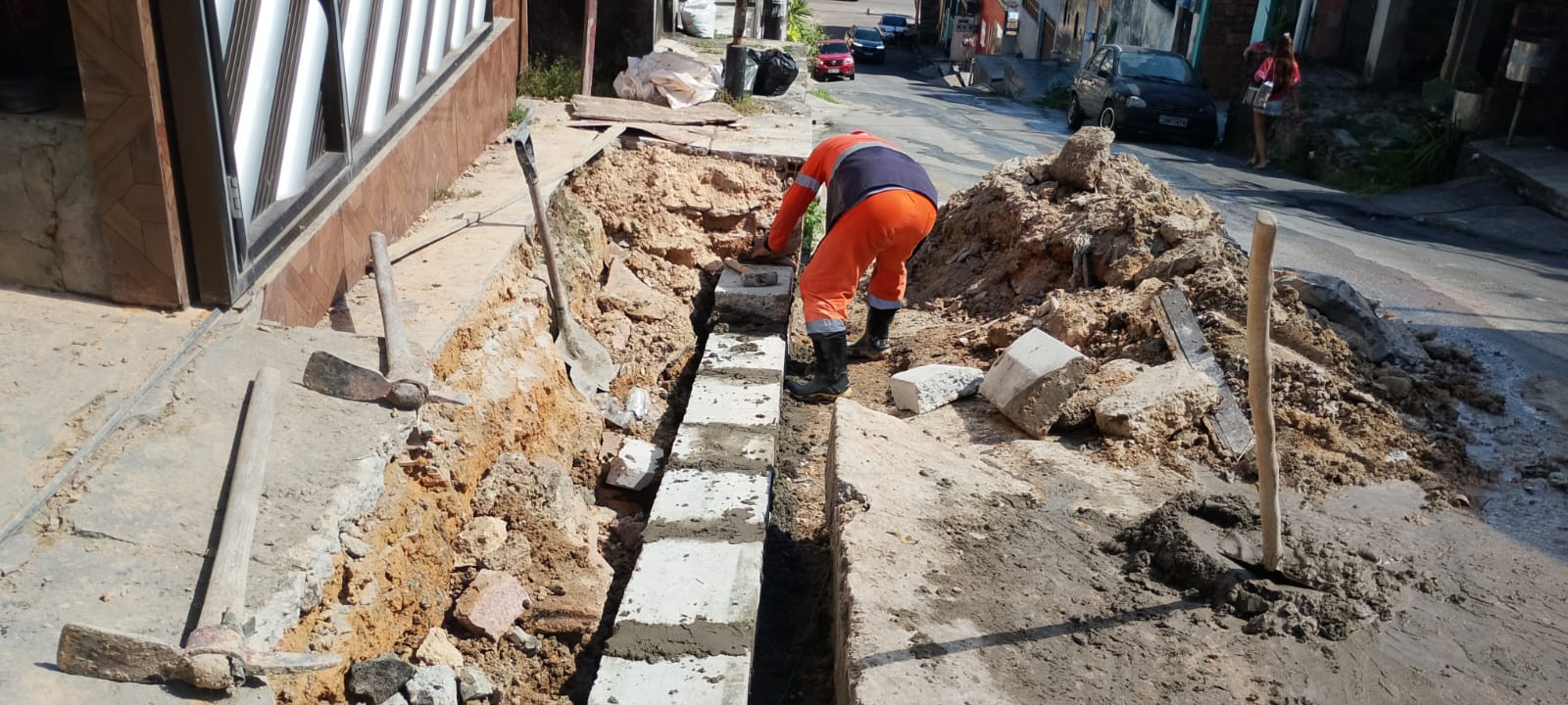 Prefeitura de Manaus reforça sistema de drenagem profunda e elimina risco de cratera no bairro Armando Mendes