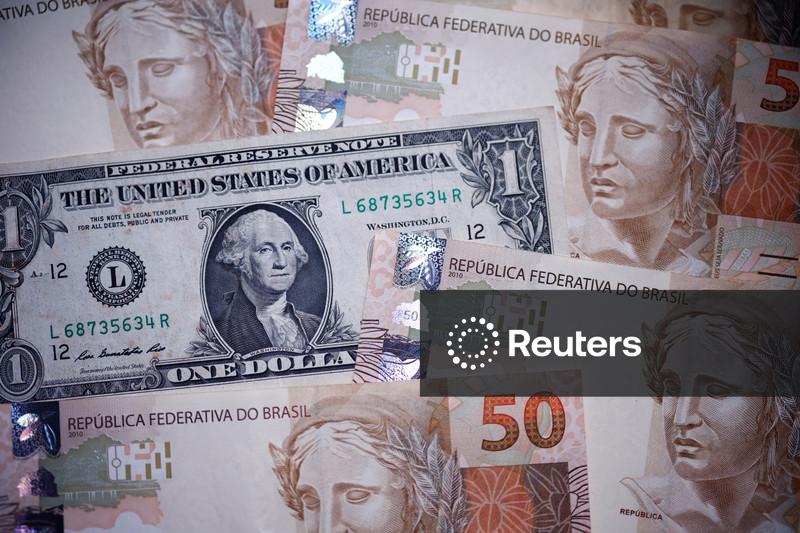 Dólar à vista fecha em alta de 0,13%, a r$5,0686 na venda