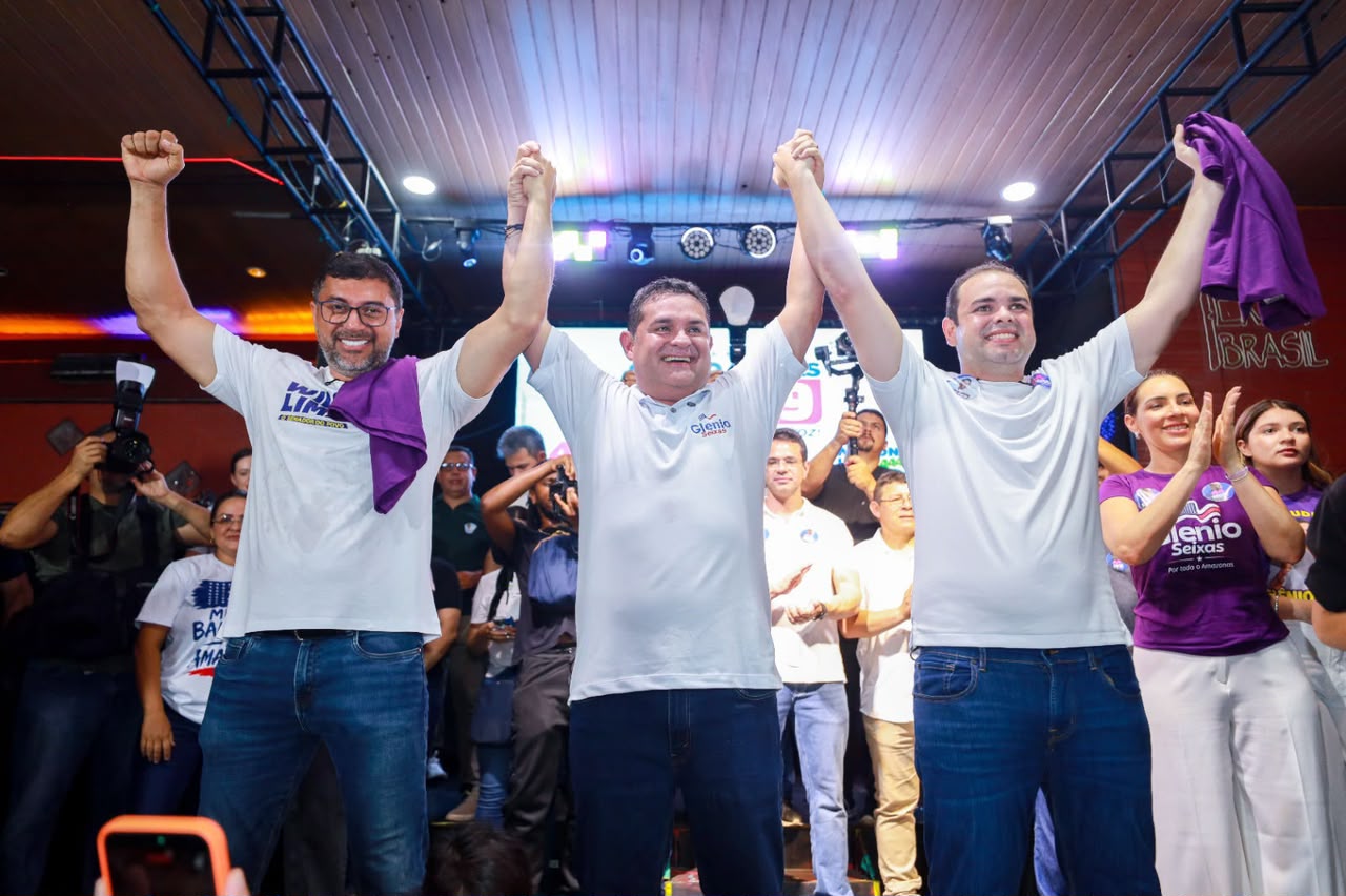 Ao lado do candidato a deputado estadual Glênio Seixas, Roberto Cidade propõe cinco novos barco-hospitais para fortalecer o atendimento em saúde nas comunidades ribeirinhas 