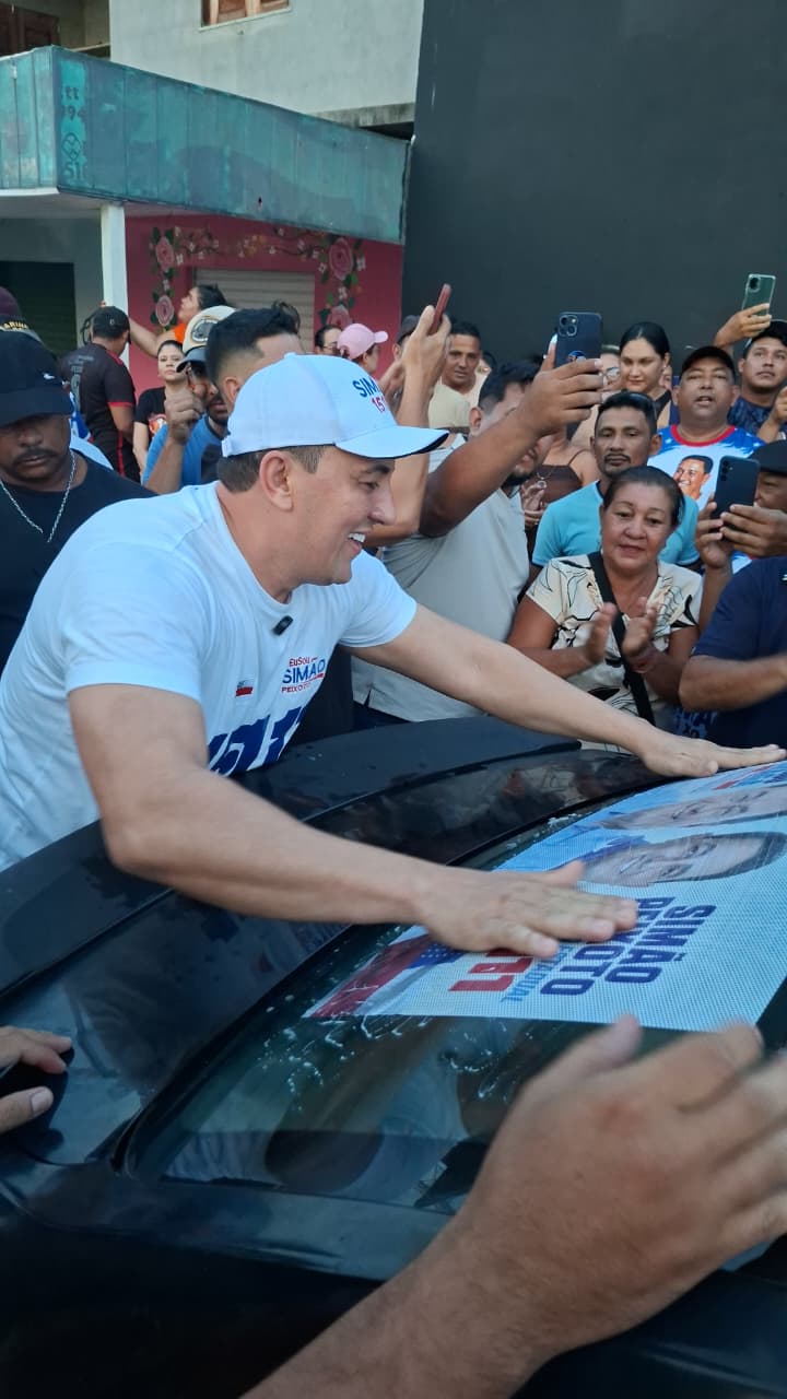 Grande adesivaço de Simão Peixoto transforma Borba em palco de festa e apoio popular