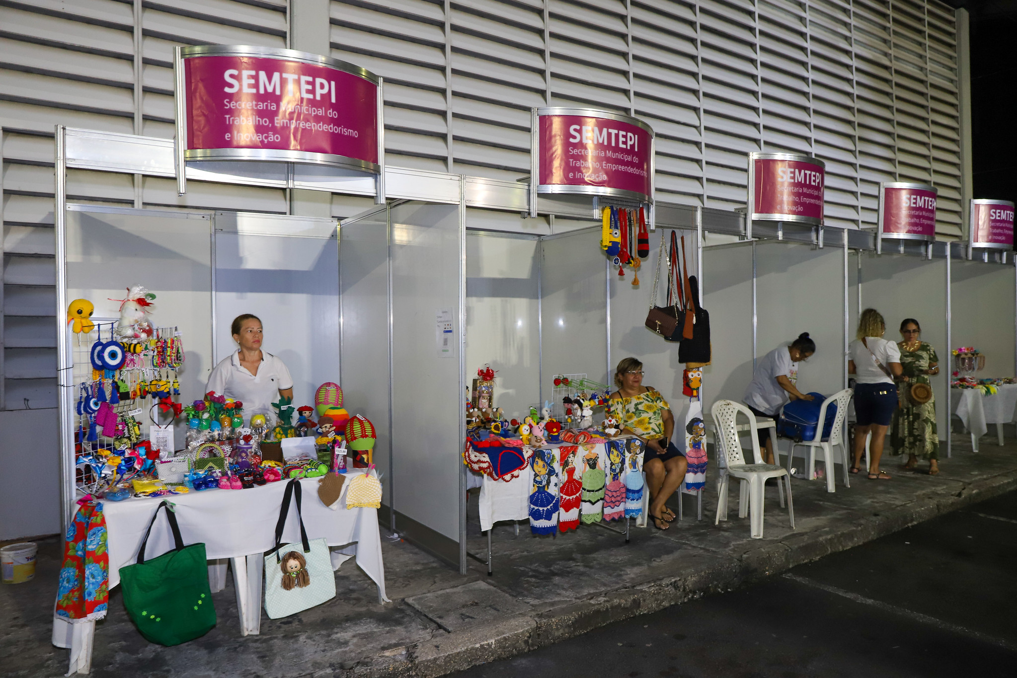 Prefeitura de Manaus promove ‘Bazar de Dia dos Pais’ na galeria dos Remédios com opções de presentes e incentivo ao empreendedorismo