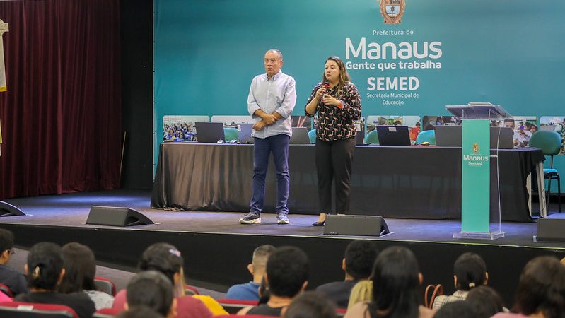 Prefeitura de Manaus realiza formação para estagiários de alfabetização