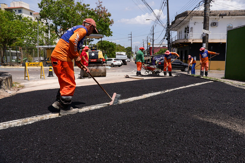 Prefeitura de Manaus intensifica serviço de recuperação viária com 43 frentes simultâneas de tapa-buracos
