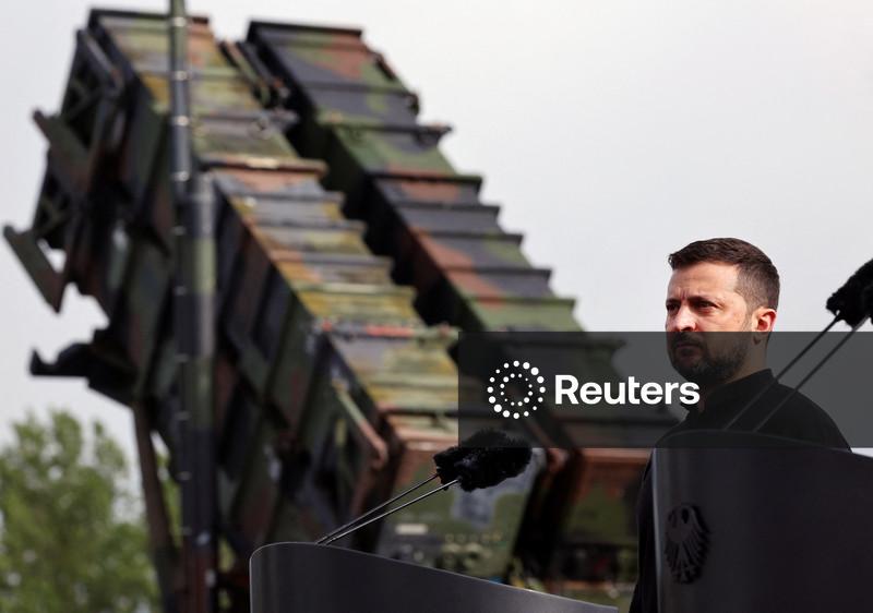 Rússia ataca porto ucraniano no Danúbio; Zelenskiy pede aos EUA que enviem mísseis Patriot