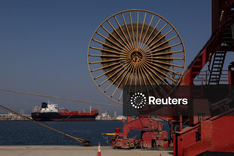 Petróleo fecha com alta de mais de 2% após Trump ameaçar países que apoiam o Irã