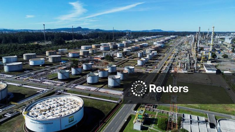 Petrobras reduziu utilização de refinarias para 98% em agosto, diz diretor