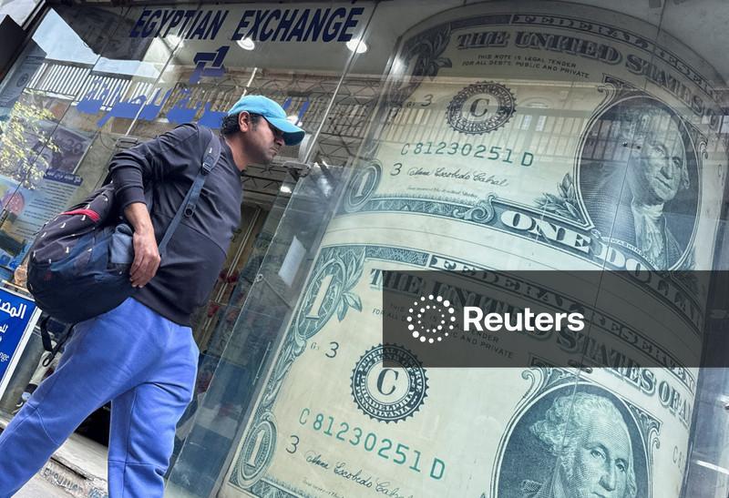 Dólar fecha perto dos R$5,20 após discurso duro de Warsh sobre inflação nos EUA
